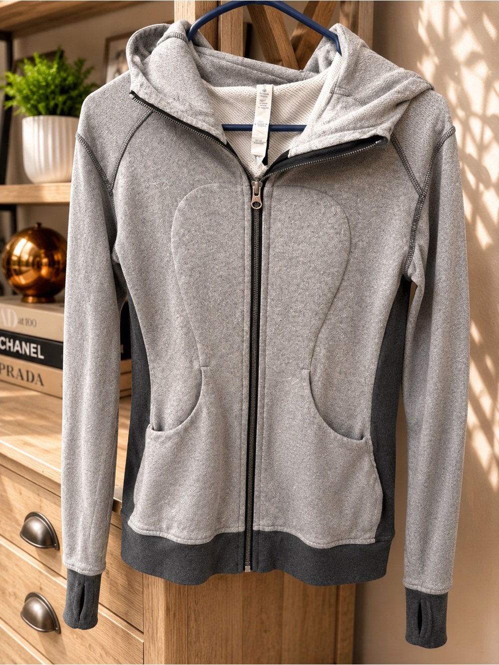Lululemon Scuba Hoodie Heather Gray Charcoal Full Zip Thumbholes Size 6
